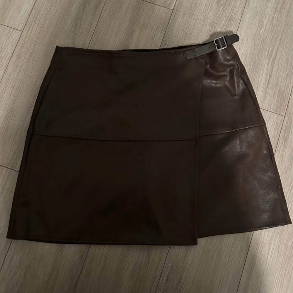 Max studio faux leather skirt
